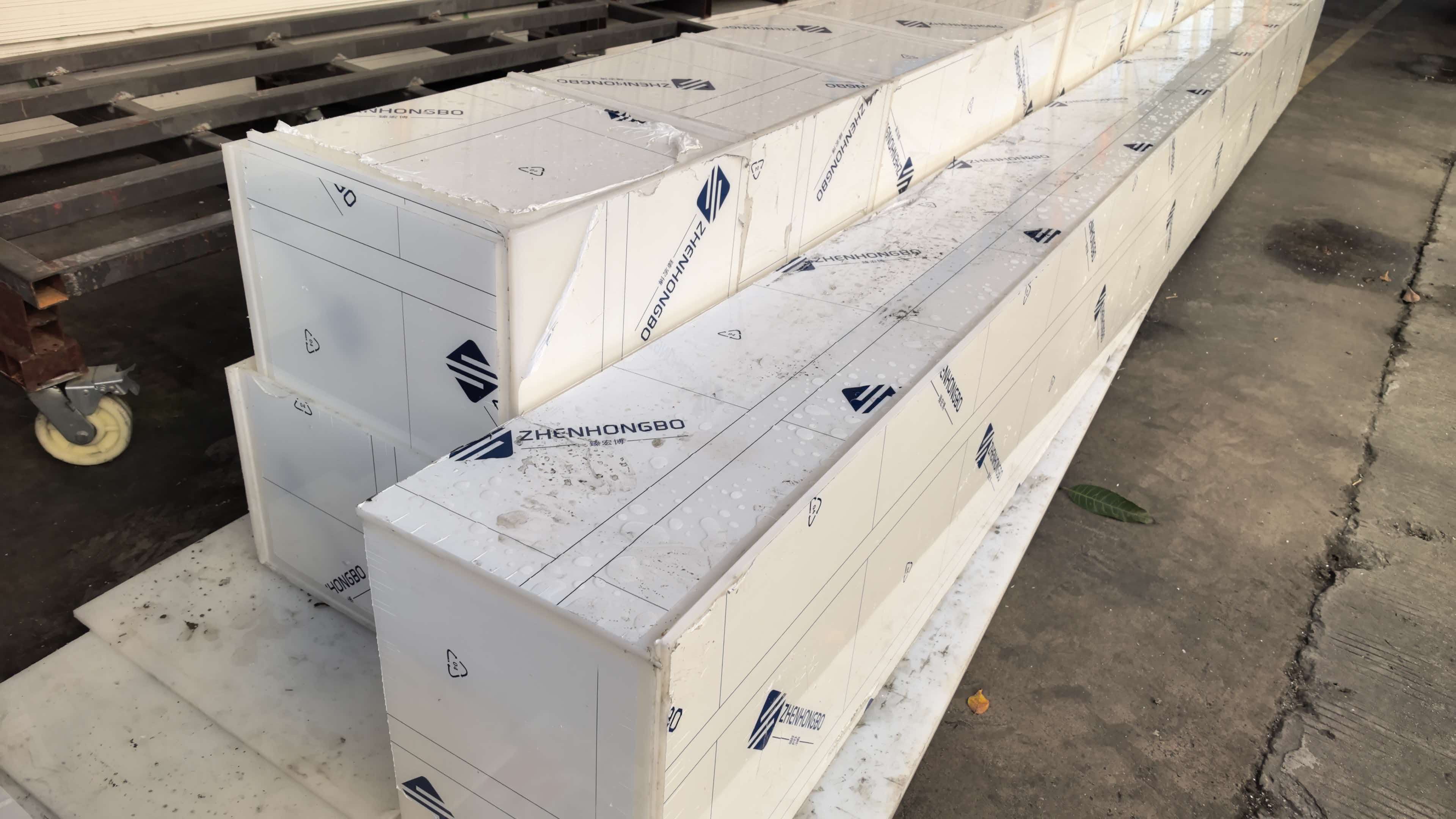 防护罩成品批量下线