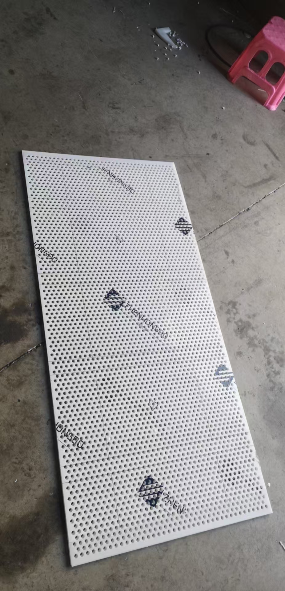 PP板多规格冲孔板